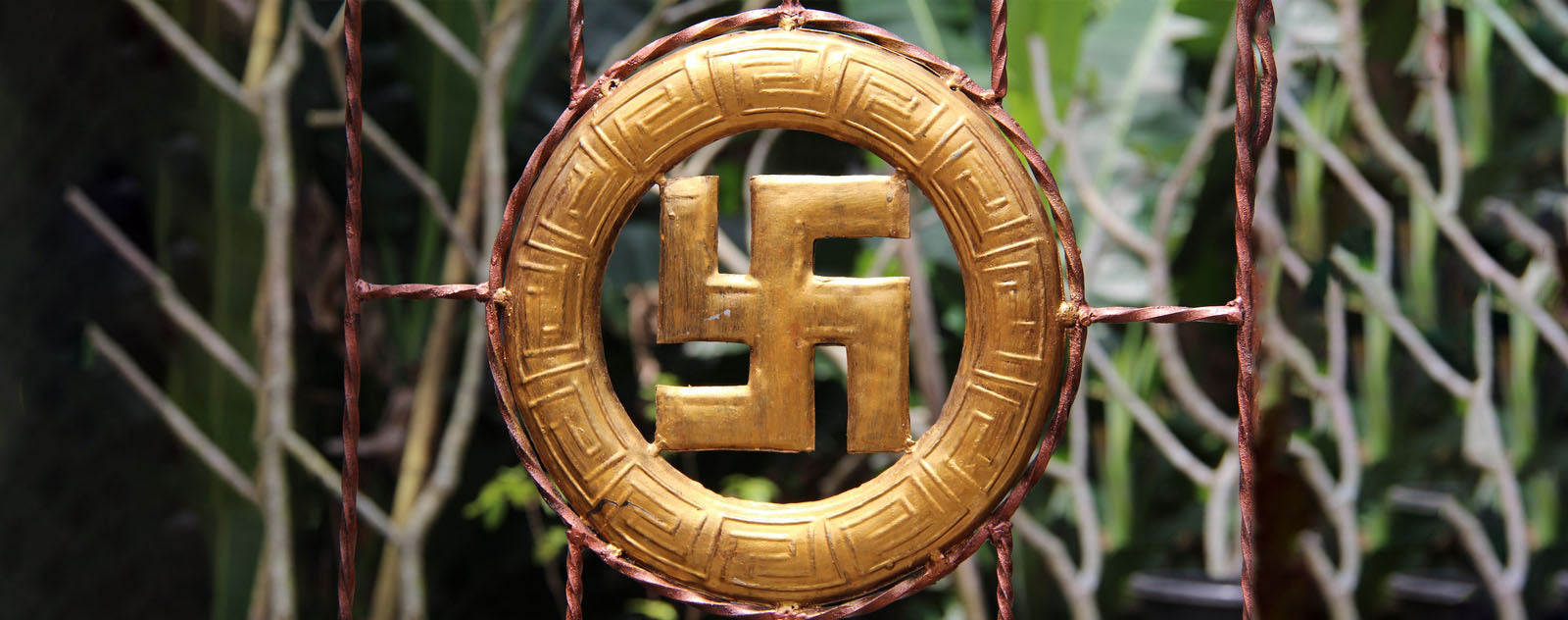 Svastika : Croix Bouddhiste ou Croix Nazie? La vérité