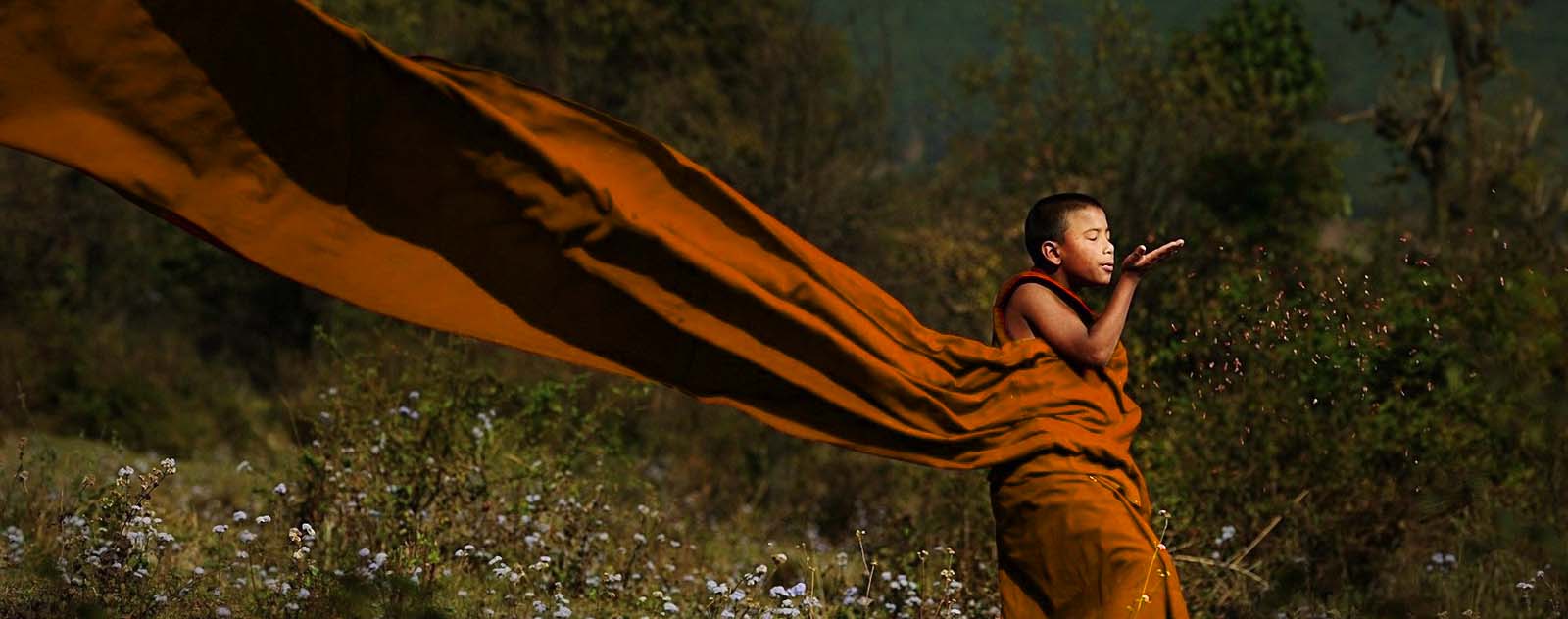 Pourquoi les Bouddhistes portent-ils des robes?