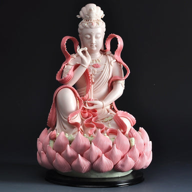 Statue Bouddha Guanyin sur un Lotus